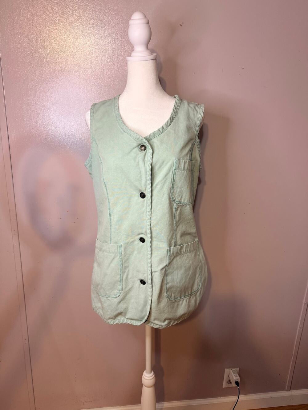 Styles to Go vintage light green, sleeveless button-front vest  size M
